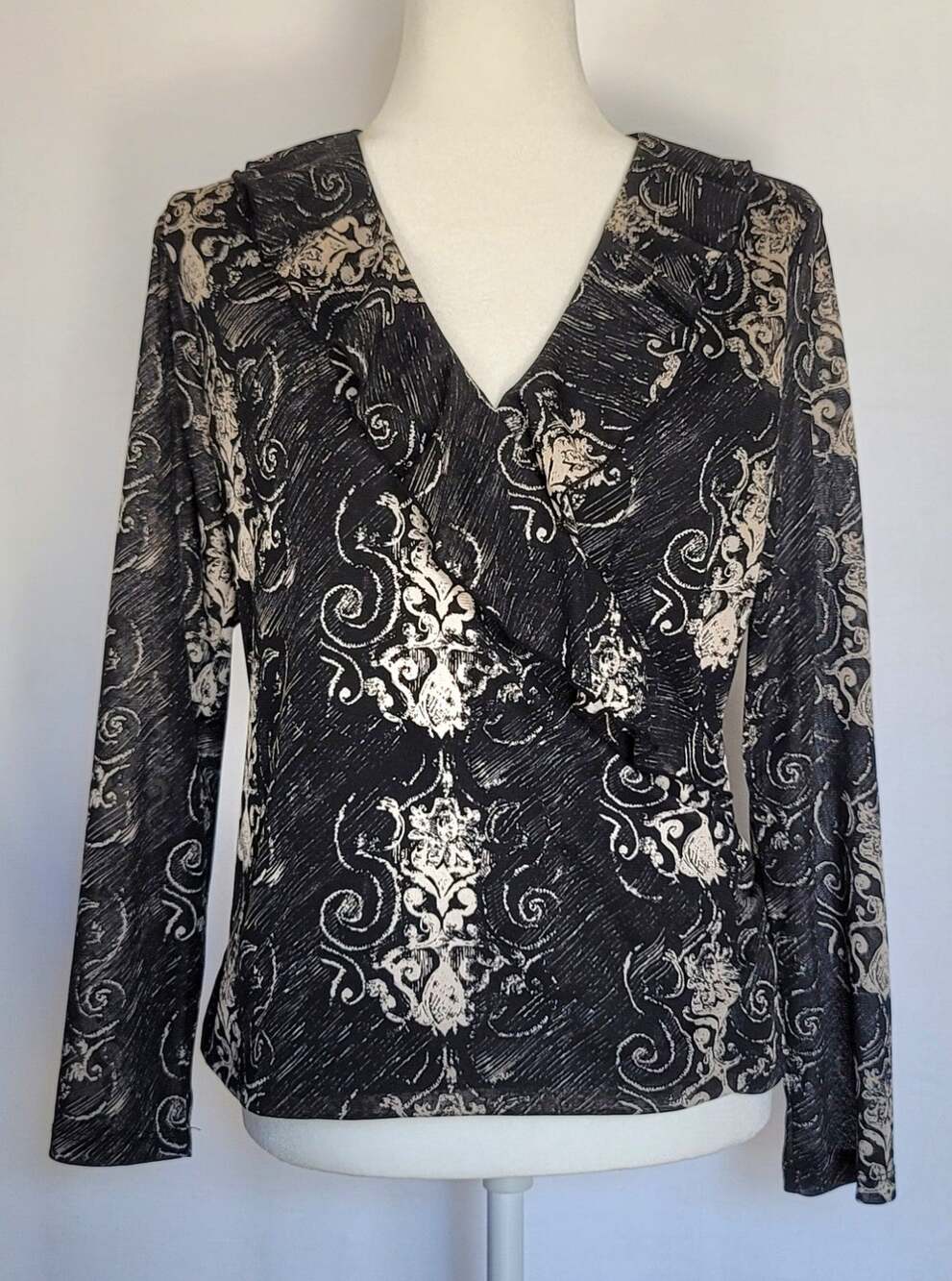 AK Anne Klein Black & Tan Fair Isle Long Sleeve Ruffle V-Neck Blouse Size M